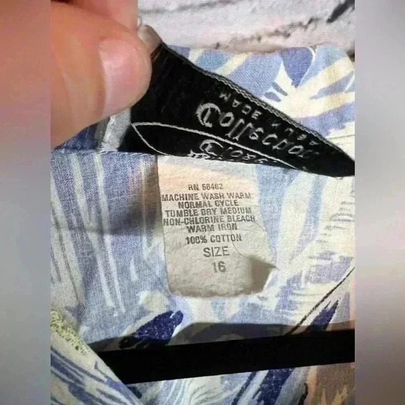 Bobbi’s closet collection blue and gold patterned top - Picture 5 of 6